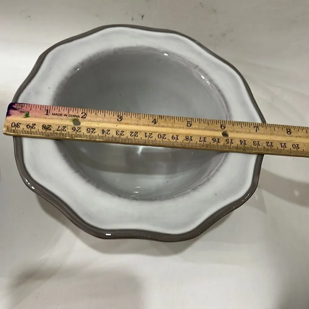 2 Crate and Barrel Lira White & Grey Porcelain scalloped soup cereal 2 Cup bowls
